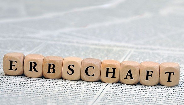 Würfel mit Buchstaben für Erbschaft