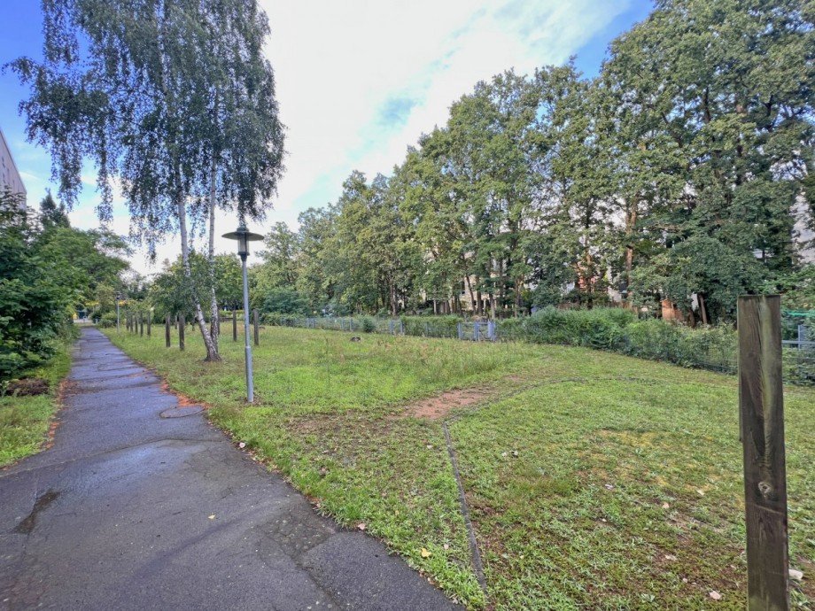 weitl�ufige Gr�nfl�chen ... Etagenwohnung Potsdam