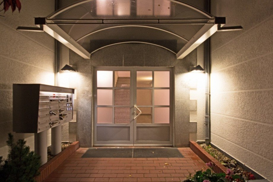 Hauseingang Dachgeschosswohnung Berlin / Heiligensee