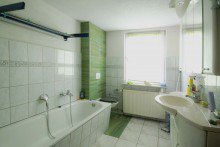Badezimmer Wohnen 1 Geh�ft nahe M�ritz mit 2 Wohnh�usern ** viel Nebengelass ** gro�e Scheune ** Wohn-/Nutzfl�che 680 m�