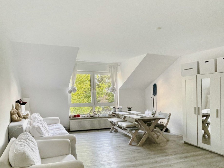 sonnig & hell Dachgeschosswohnung Berlin