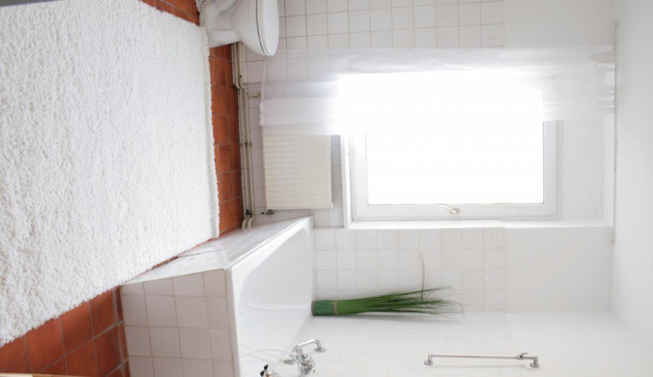 Bad.JPG Etagenwohnung Berlin Moabit