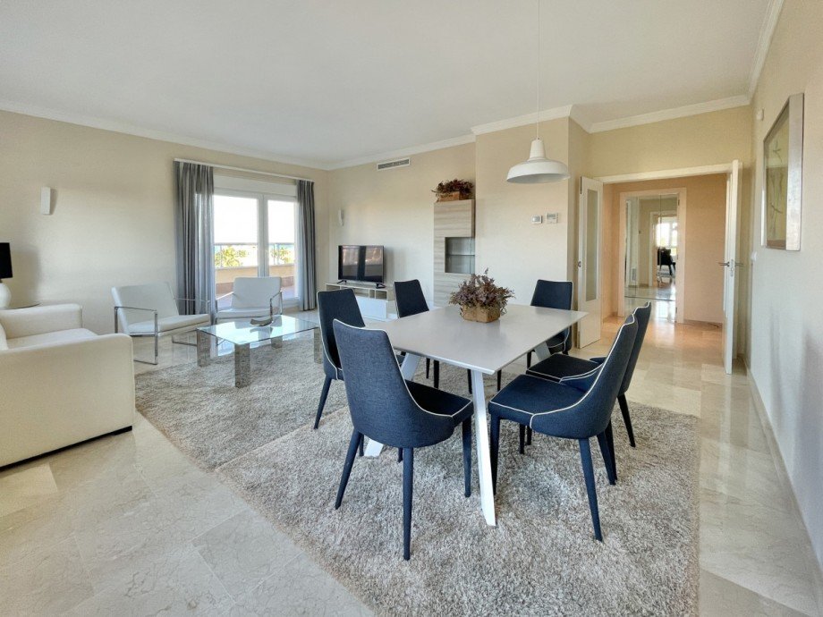 Ausgezeichnete Wohnqualit�t ++ modern ++ hell ++gro�z�gig Penthousewohnung Oliva