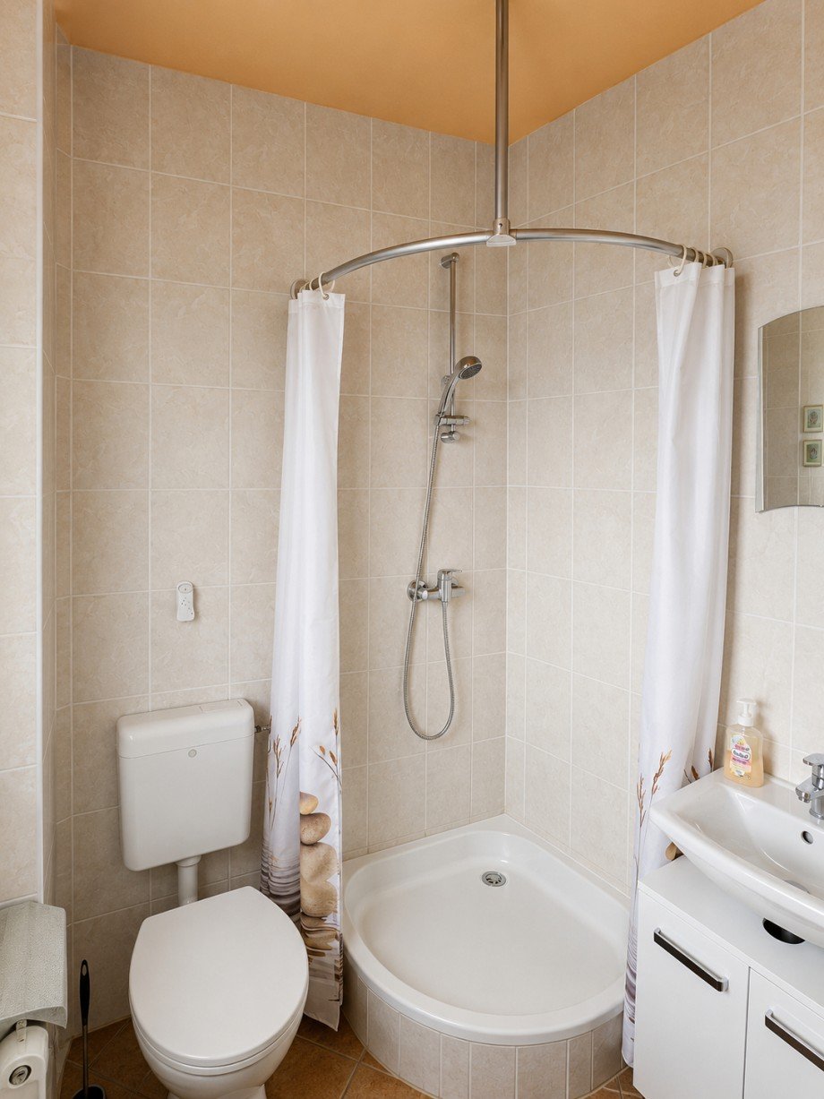 G�ste WC mit Dusche Einfamilienhaus Sch�nefeld