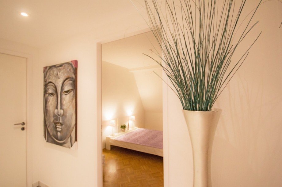 Flur Blick ins kleine Zimmer Dachgeschosswohnung Berlin / Heiligensee