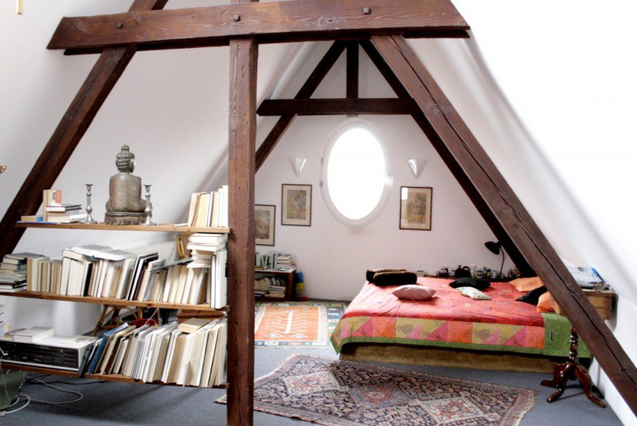 Schlafraum im Mansarddach.jpg Dachgeschosswohnung Berlin Steglitz