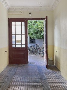 Durchgang Hof M�blierte Altbauwohnung in beliebter Kiezlage! 
** Hier k�nnen Sie sofort einziehen **