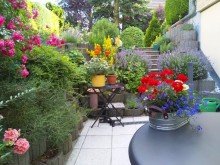 Terrasse UG 2 x Terrasse + 2 x Wohnen + 2 x K�che + 2 x Bad + 4 x Schlafen = �berraschend viel Platz auf 220 m�