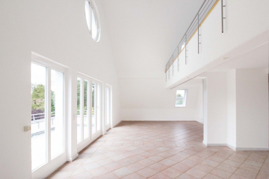 Wohnbereich mit Galerie Maisonettewohnung Berlin