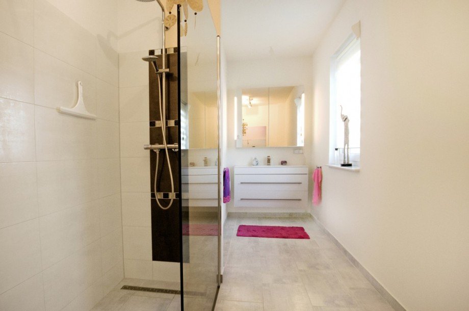 Duschbad 1.OG Mehrfamilienhaus Sch�nefeld