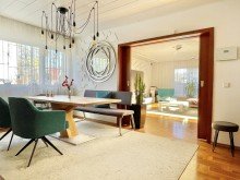 Esszimmer EG 2 x Terrasse + 2 x Wohnen + 2 x K�che + 2 x Bad + 4 x Schlafen = �berraschend viel Platz auf 220 m�