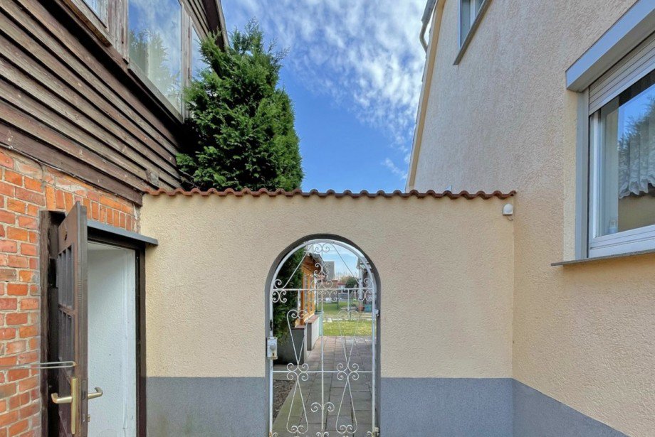 Durchgang zum Garten Einfamilienhaus Dobbertin
