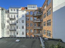 Ausblick M�blierte Altbauwohnung in beliebter Kiezlage! 
** Hier k�nnen Sie sofort einziehen **