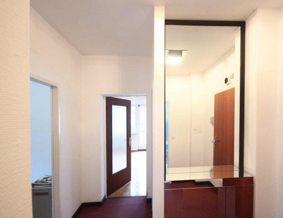 Flur quer Etagenwohnung Berlin Nikolassee