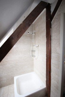 WE OG+Atelier: Duschbad IM ALLEINAUFTRAG ! Ehemalige Fabrikantenvilla mit 4 Wohneinheiten - voll vermietet - !