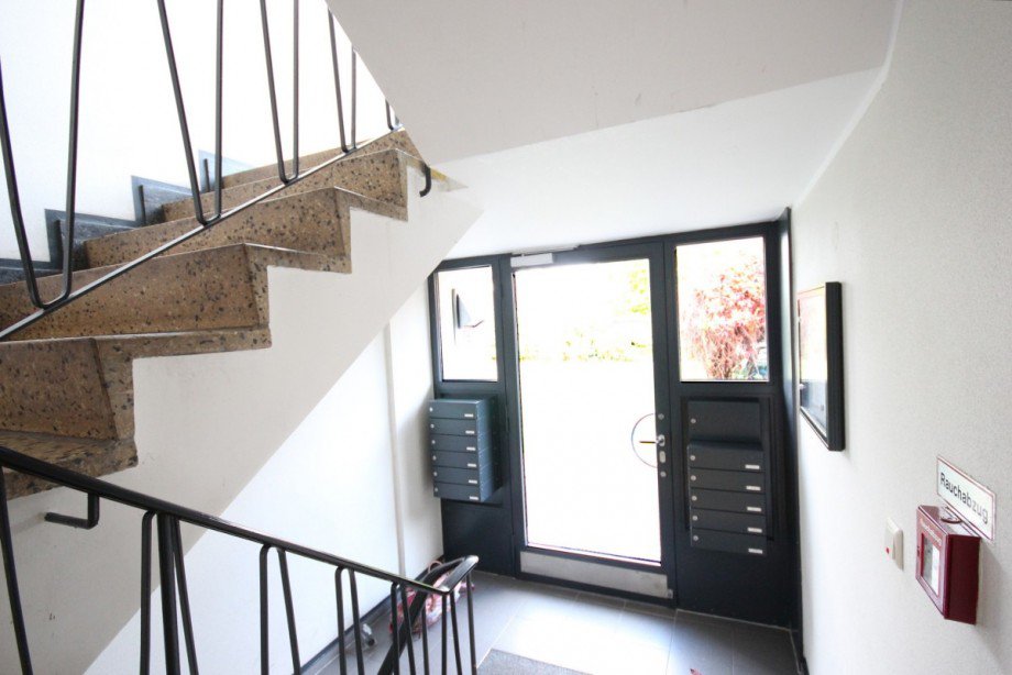 Treppenaufgang Etagenwohnung Berlin Lichterfelde