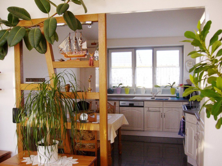 Kueche mit Essbereich.jpg Dachgeschosswohnung Berlin Niedersch�nhausen