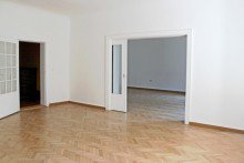 EG: 6-Zimmer-Wohnung im EG IM ALLEINAUFTRAG ! Ehemalige Fabrikantenvilla mit 4 Wohneinheiten - voll vermietet - !