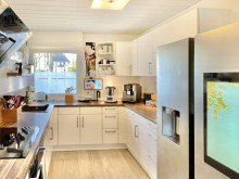 Einbauk�che EG 2 x Terrasse + 2 x Wohnen + 2 x K�che + 2 x Bad + 4 x Schlafen = �berraschend viel Platz auf 220 m�