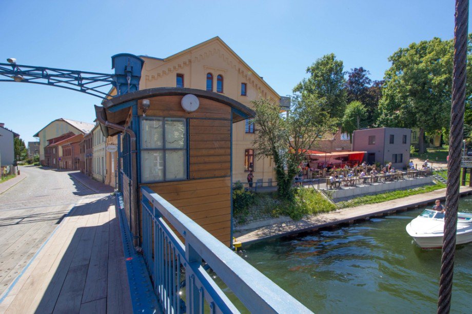 Hubbr�cke, ca. 3 Minuten Fu�weg Reihenhaus Plau am See