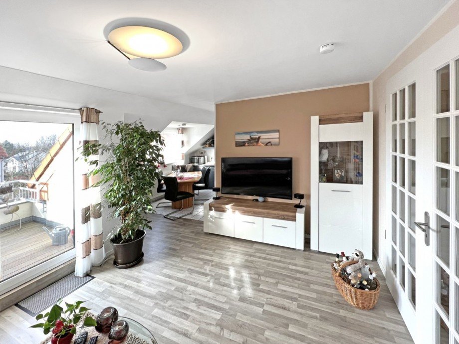 offener Durchgang zur K�che Dachgeschosswohnung Gro�ziethen