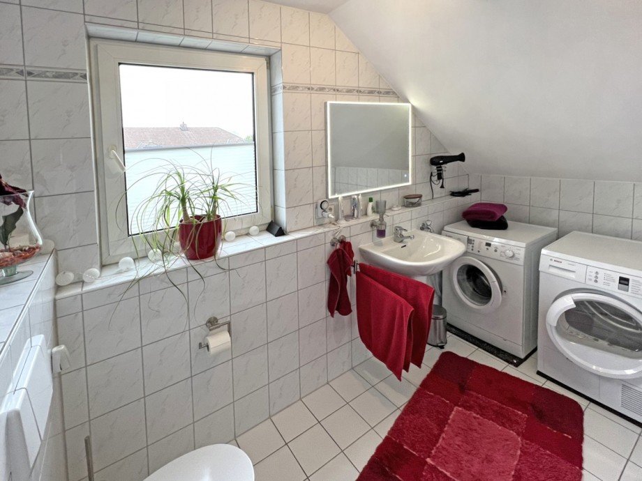 Badezimmer Dachgeschosswohnung Gro�ziethen
