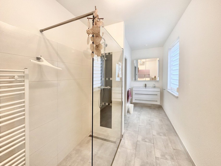 Duschbad 1. OG Mehrfamilienhaus Sch�nefeld