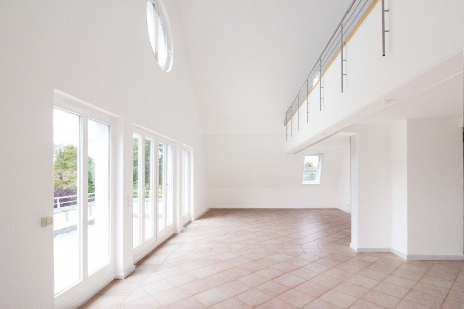 Wohnbereich mit Galerie Maisonettewohnung Berlin