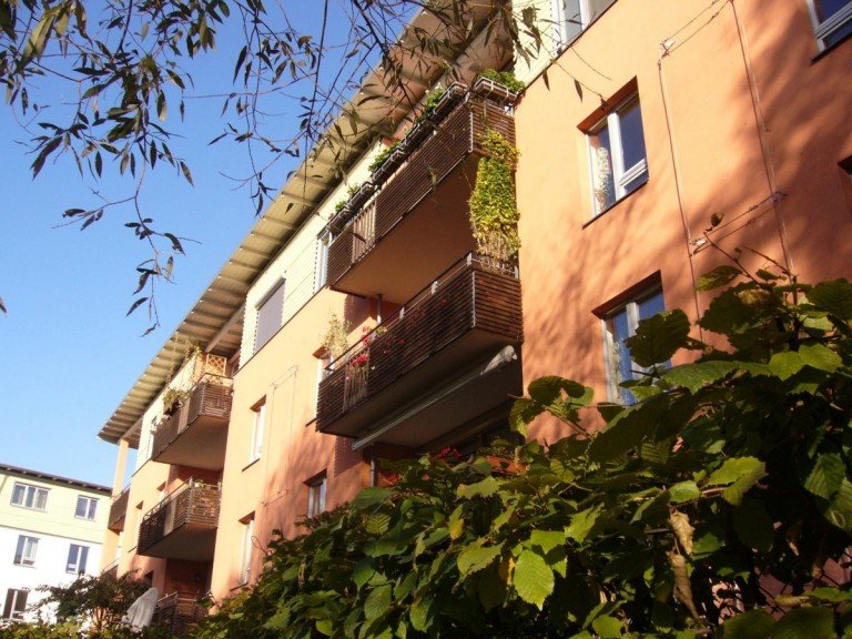 Loggia unterm Dach.jpg Berlin Niedersch�nhausen Dachgeschosswohnung Oase f�r Familien! Dachgeschoss mit Gr�nblick!