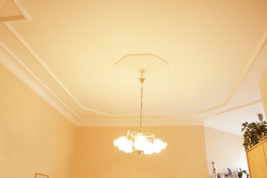 Stuckdecke Schlafzi..JPG Etagenwohnung Berlin Wedding