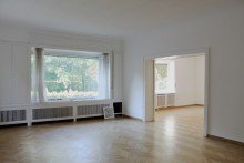 EG: Gro�z�gige Wohnr�ume im EG IM ALLEINAUFTRAG ! Ehemalige Fabrikantenvilla mit 4 Wohneinheiten - voll vermietet - !