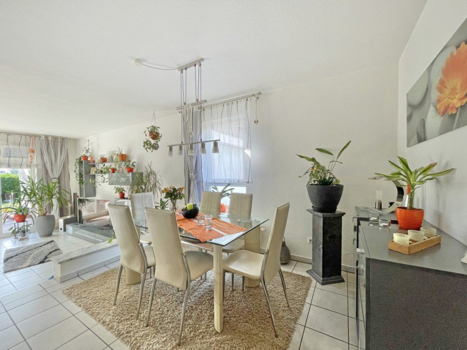 Essplatz Doppelhaush�lfte Sch�nefeld