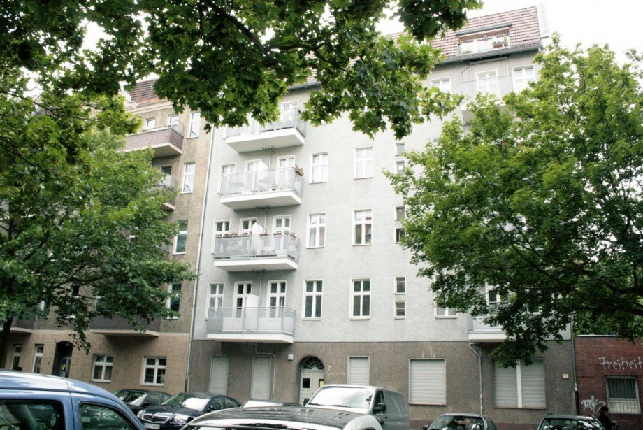 Solider Altbau Erdgeschosswohnung Berlin Mitte