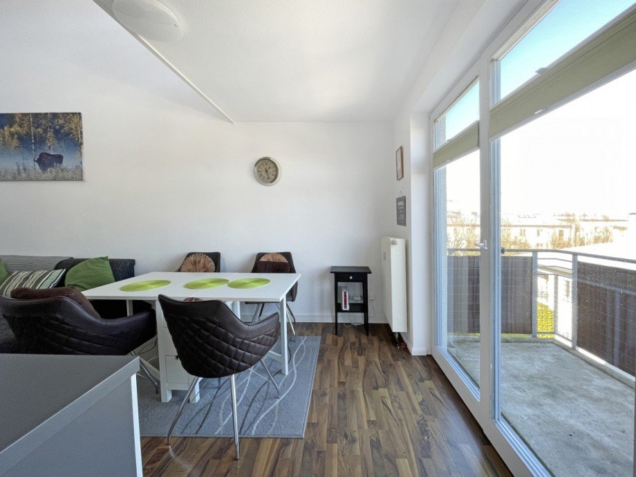 sch�ner Essplatz mit Zugang zum Balkon Etagenwohnung Sch�nefeld