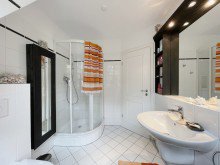 OG Duschbad Rarit�t an der Krummen Lanke ! Einfamilienhaus mit zauberhaftem Gartenblick **ruhig & sonnig**