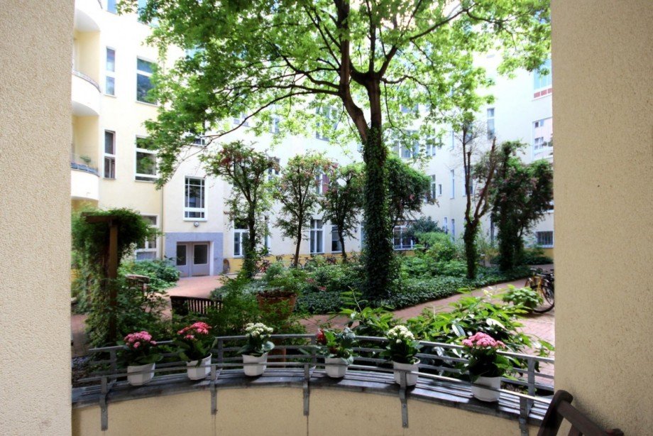 Blick vom Balkon Erdgeschosswohnung Berlin