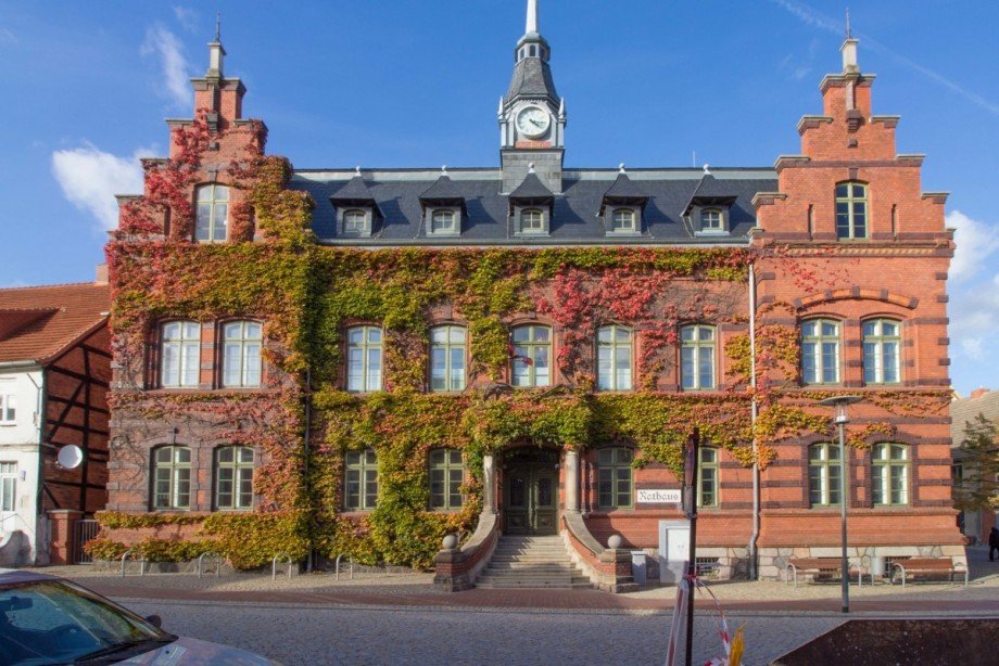 Rathaus-6 Minuten Fu�weg Stadthaus Plau am See