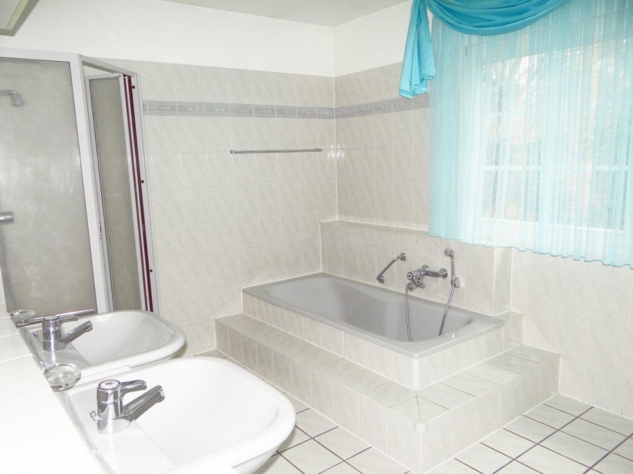 Badezimmer.jpg Einfamilienhaus Berlin Bohnsdorf
