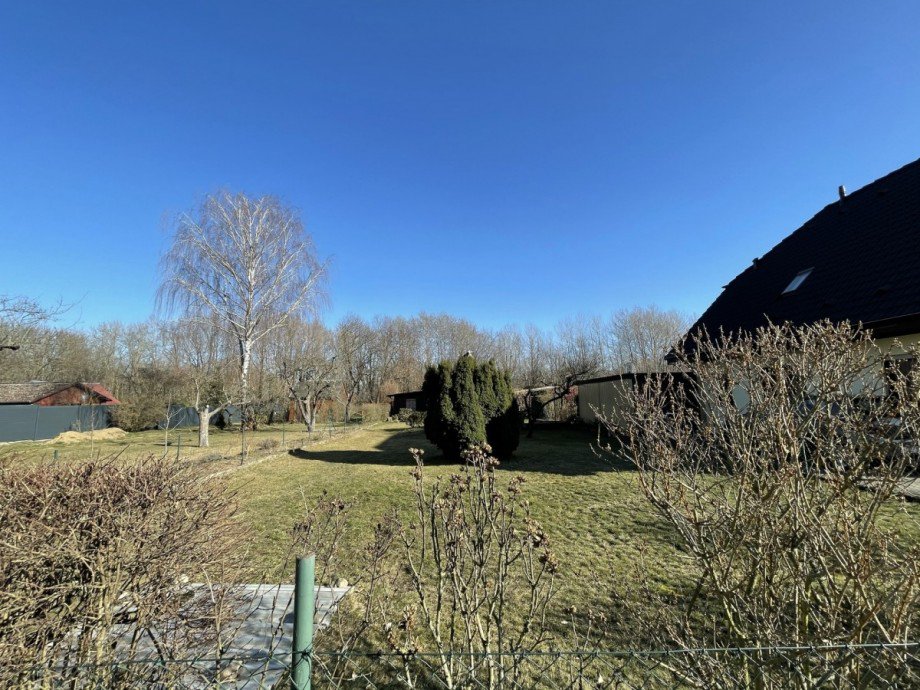 Ansicht Stra�enseite Wohngrundst�ck Sch�nefeld