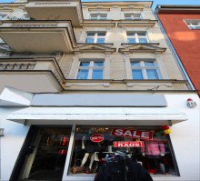 Ladenfront Attraktive Ladenfl�che mit Altbauflair - in Sichtweite der ***Schlo�stra�e***