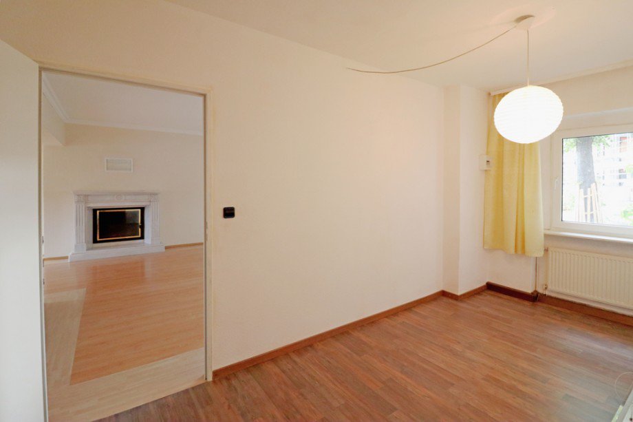 kleines Zimmer Erdgeschosswohnung Sch�nefeld