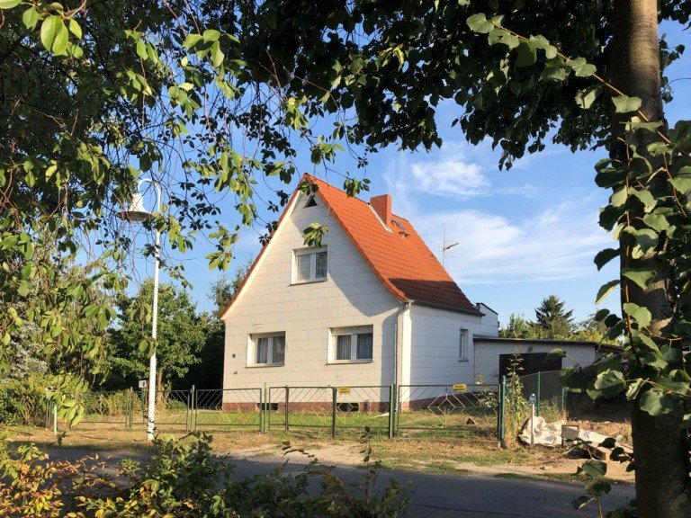 Titel Sch�nefeld Einfamilienhaus Einfamilienhaus zum Sanieren ++ 850 m� Grundst�ck ++gro�e Garage++