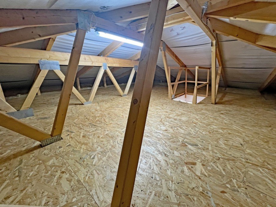 Abstellfl�che Dachboden Einfamilienhaus Sch�nefeld