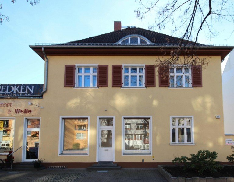 Strassenansicht Berlin Lichtenrade Praxis Attraktive Laden-/Praxisr�ume ** vielf�ltig nutzbar ** nur 200 m vom S-Bahnhof Lichternrade !
