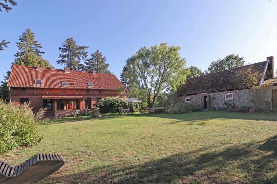 Ansicht Wohnhaus und Stall Bauernhaus Vollrathsruhe / Hallalit