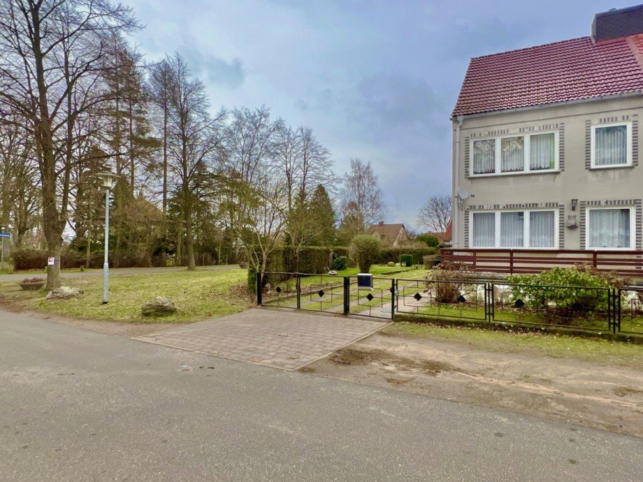 Stra�enansicht Doppelhaush�lfte Plau am See