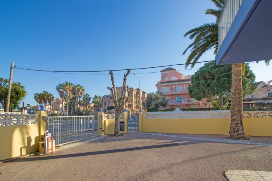 Einfahrt Etagenwohnung Denia
