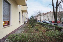 Ansicht Stra�e ***Solides Anlageobjekt***
Vermietete 2-Zimmer-Wohnung unweit vom Tegeler See!