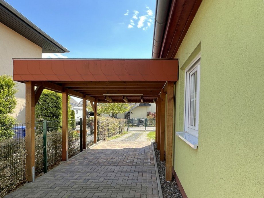 Grundst�cksauffahrt & Carport Einfamilienhaus Sch�nefeld