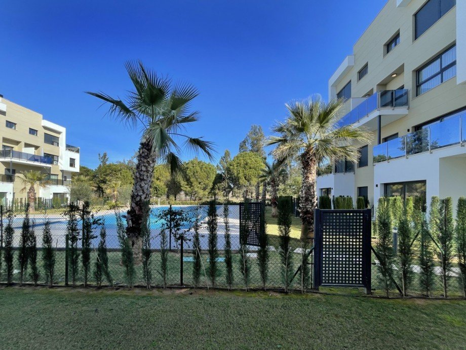 Poolblick Erdgeschosswohnung Oliva